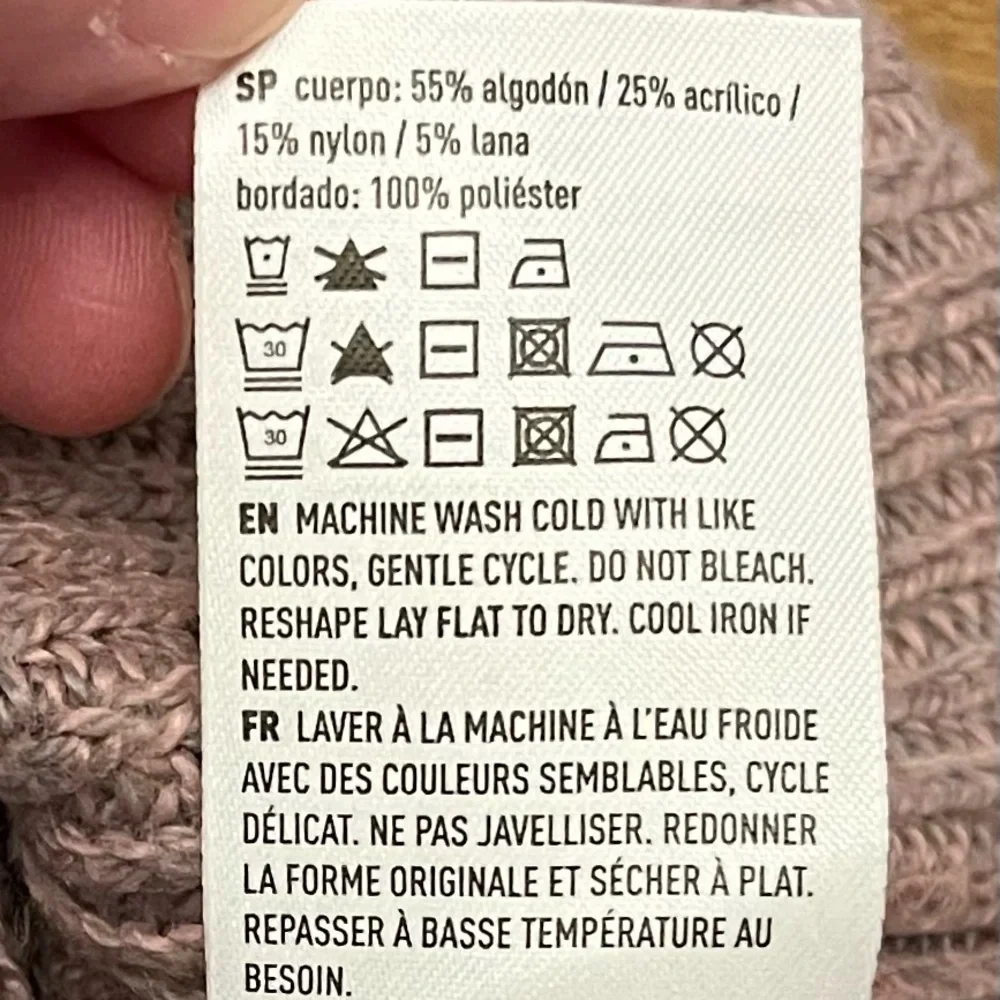 American Eagle v-neck sweater Size Small - Picture 3 of 13